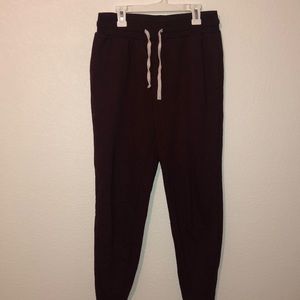 Forever 21 burgundy jogger with pockets